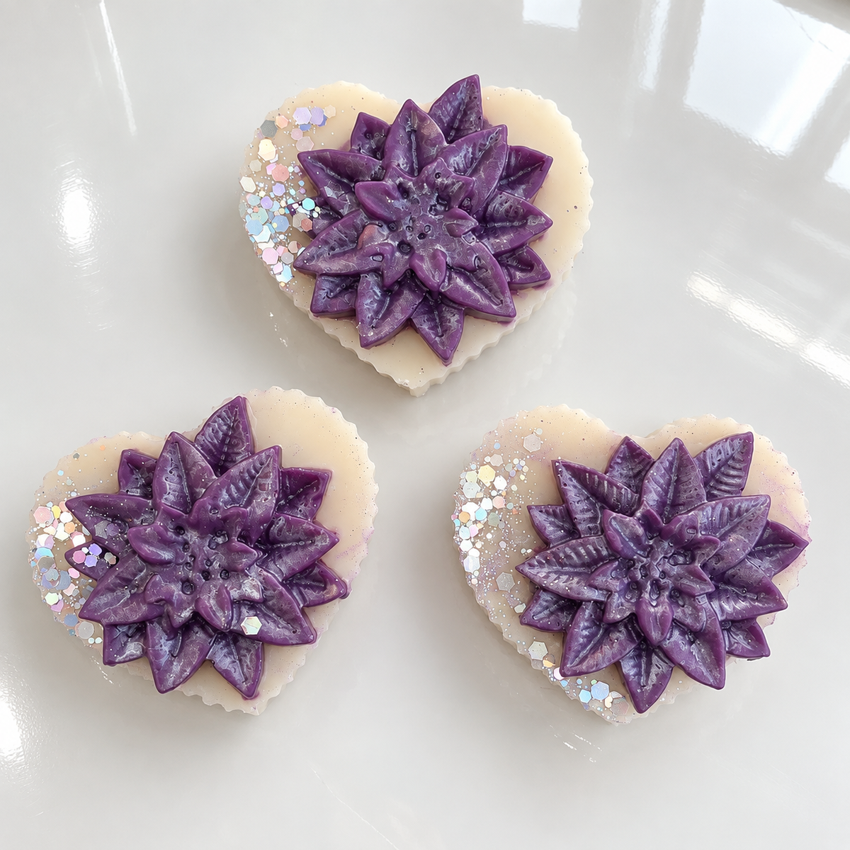 Wax Melt Cupcake – Poinsettia flower design