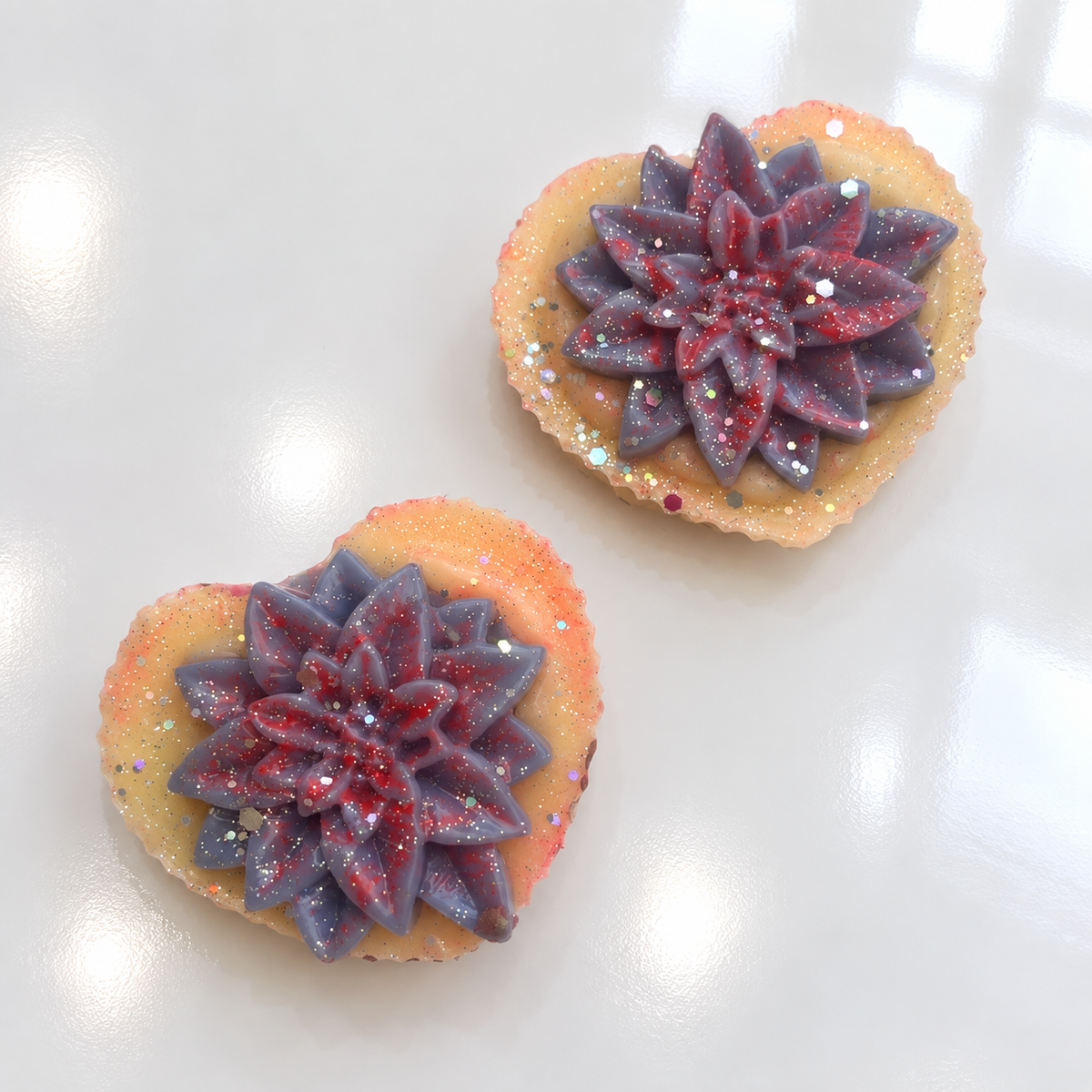 Wax Melt Cupcake – Poinsettia flower design