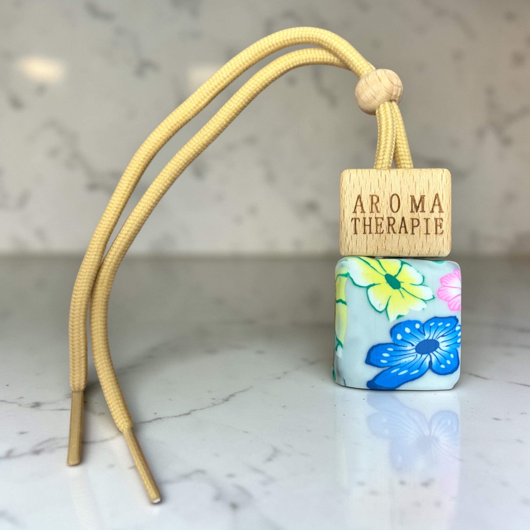 🌸 8ml Hanging Car Freshener – Floral Design