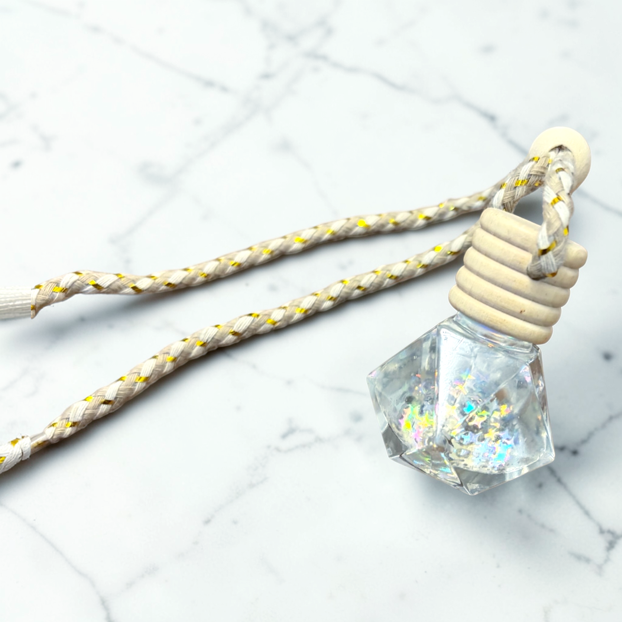 8 ml Diamond-Shaped Hanging Car Freshener 💎