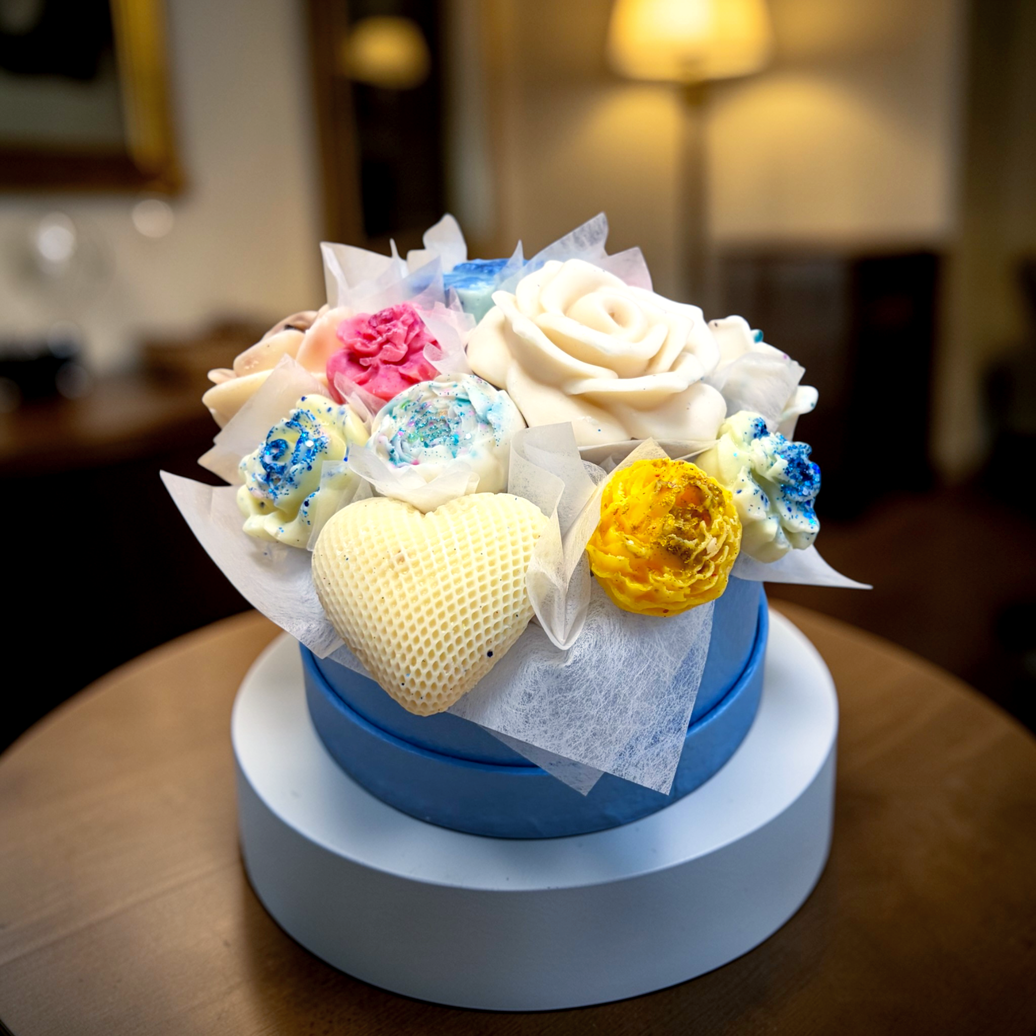 Sky Blue Wax Melt Flower Bouquet Gift Box – Black Cherry, Almond Liqueur & Sour Patches