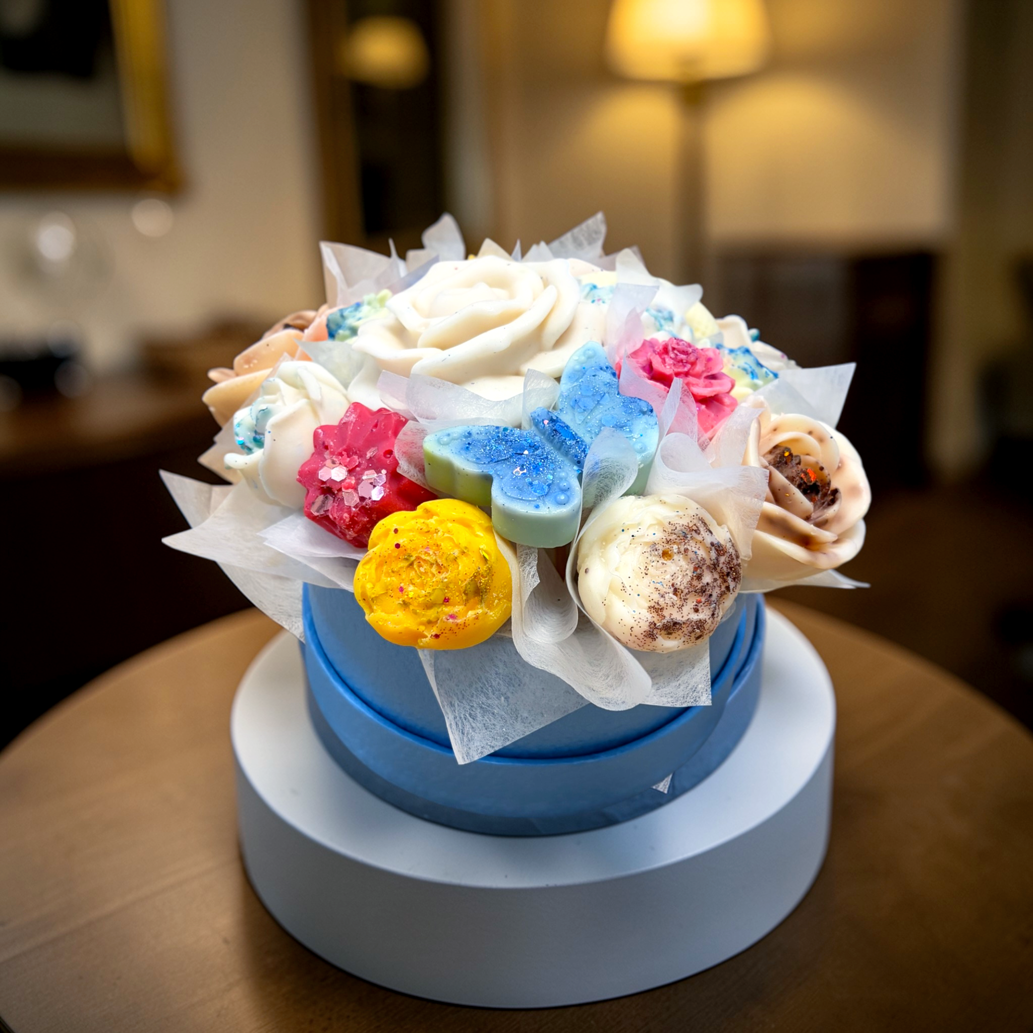 Sky Blue Wax Melt Flower Bouquet Gift Box – Black Cherry, Almond Liqueur & Sour Patches