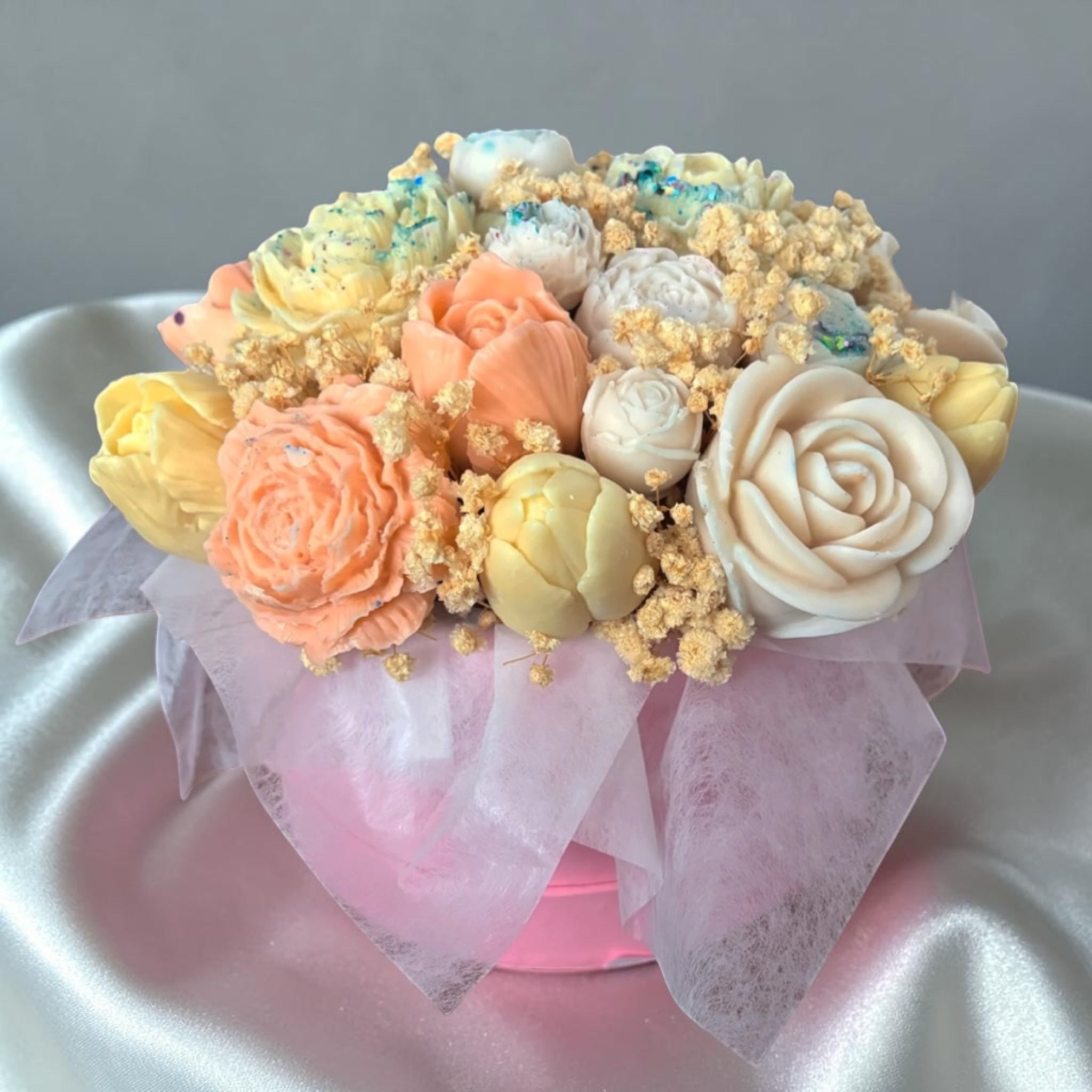 Large Scented Wax Melt Flower Bouquet Gift Box – Pink Round Box | Cute Crunch, Soft Musk, White Gardenia